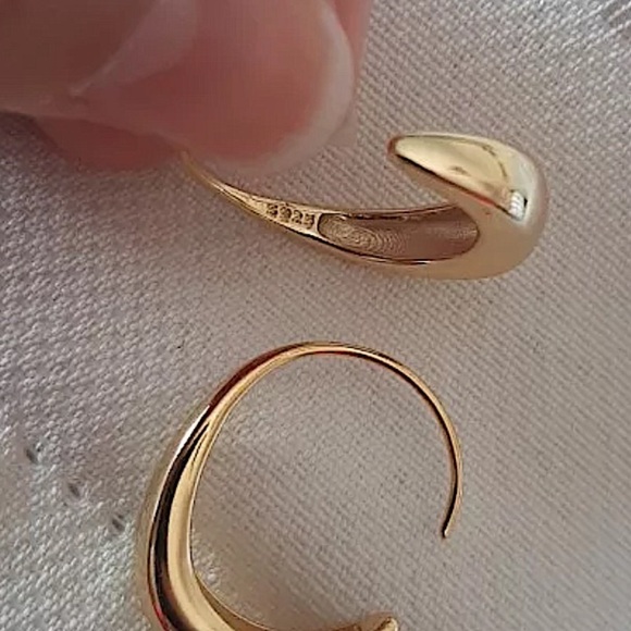 STERLING SILVER HOOP MINIMALIST EARRINGS - Picture 8 of 9